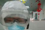 战疫护士谈一线医患关系：护目镜起雾打针难，患者体谅