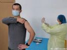 第一批疫苗接种志愿者身份曝光：有自由电影人，也有退伍军人