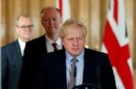 英国首相约翰逊病情改善：能够起身坐着，与医护人员交谈