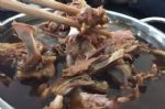 做红烧羊蝎子之前，记得多加一步，羊蝎子更鲜嫩，而且没腥味