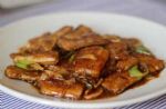 一道鱼肉嫩体肥、味道鲜美的家常菜，色泽酱红光亮、咸中带甜！