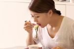 一女子坚持五年“过午不食”，她收获了什么？结果或让你感到意外
